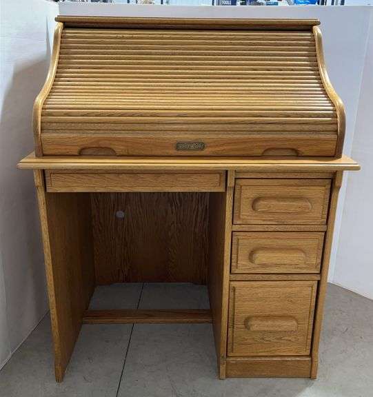 Oak roll top desk, some top wear, overall- 36"W x 27"D x 45"H, excellent