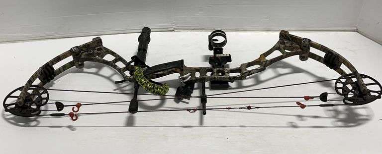 Darton DS 3800 compound bow, 33 13/16