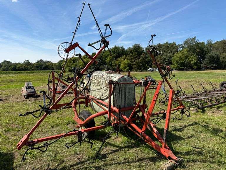 200 Gallon 30' Trailer Sprayer, Tires are up