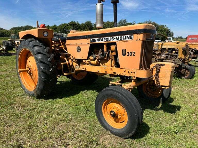 1966 Minneapolis Moline U302 Tractor, Ser. No. 27601864, 3-pt., Hydraulic Outlet, PTO, 15.5-38 Rears, Front Weights, Runs Good