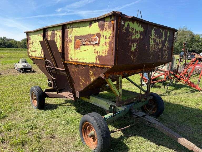 Parker Gravity Box on 5025 Oliver Gear, Rusty, Two Flat Tires