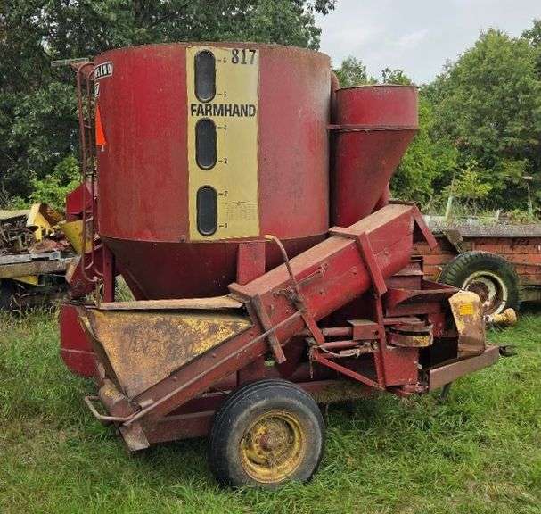 This item Selling ABSOLUTE! ~~~ Farmhand 817 Feed Grinder, Folding Unload Auger, 2-Screens, Good Hammers