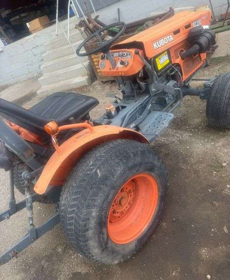Kubota B7100 4x4 Compact Tractor, Runs and Drives, Foot Hydro, Needs Some TLC, Decent Little Tractor, NOTE:  No Sunday Pick-Up