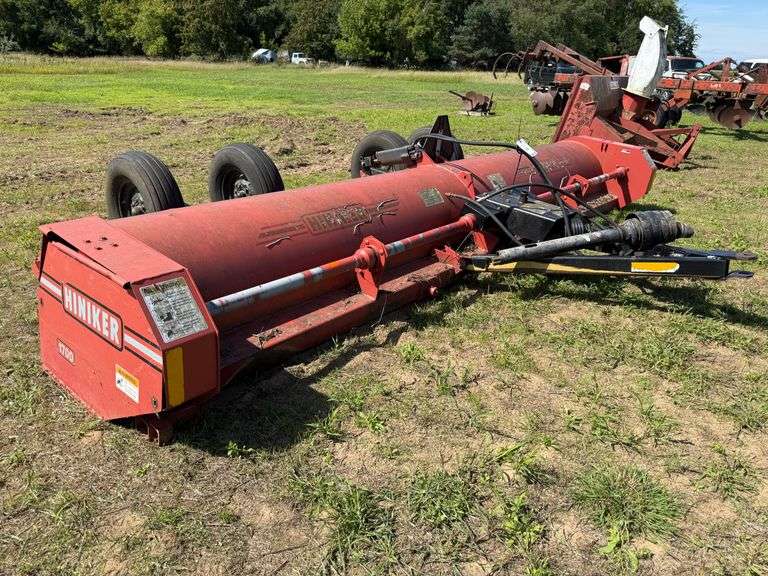 Hiniker 1700 15' Stalk Chopper, Ser. No. 1735-0148-103, Tires are up