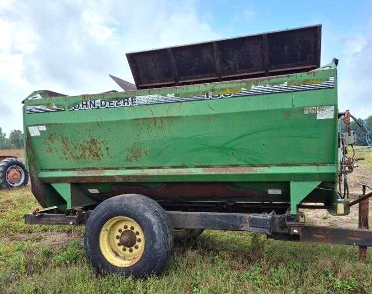 John Deere 135 Feed Mixer Wagon, Looks to be in Decent Condition, Selling As Is, NOTE:  No Sunday Pick-Up