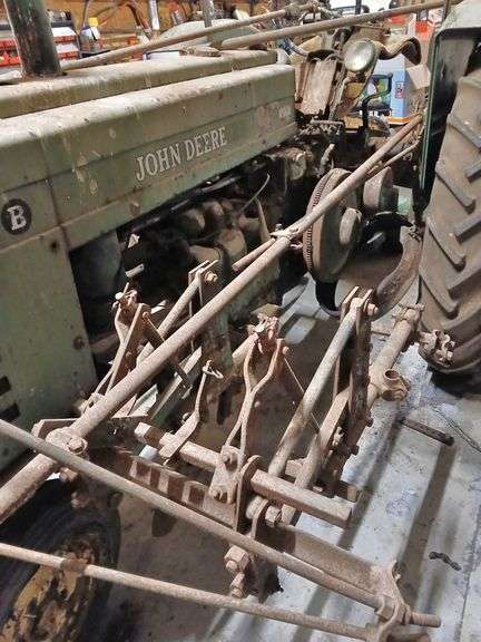 John Deere Model B Tractor, Needs Some Work, Motor Ran when Parked but ...
