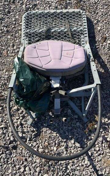 Internet Safety Tree Hawk Tree Stand with Safety Harness and Extra Strap - Albrecht Auction ...