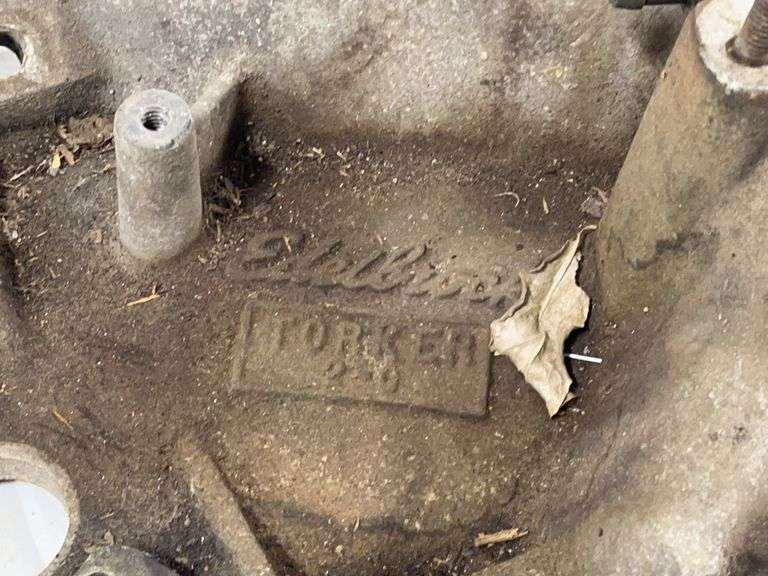 Edelbrock BBC Aluminum Intake - Albrecht Auction Service