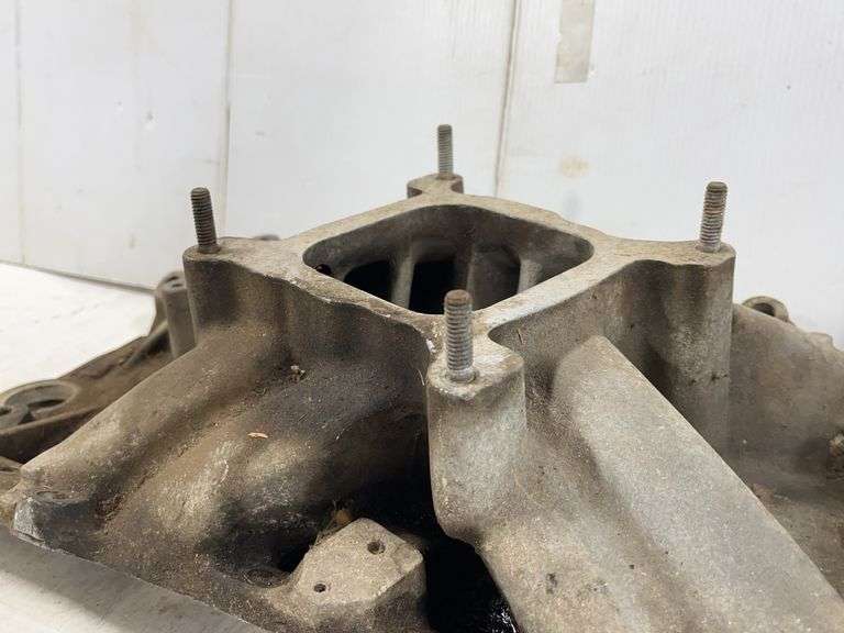 Edelbrock BBC Aluminum Intake - Albrecht Auction Service