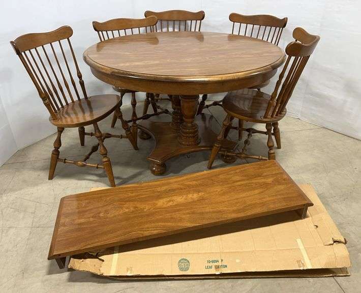 Ethan Allen table with (5) Chairs and (2) Leaves, leaves- 15"W, table- 48"Dia x 29"H, excellent