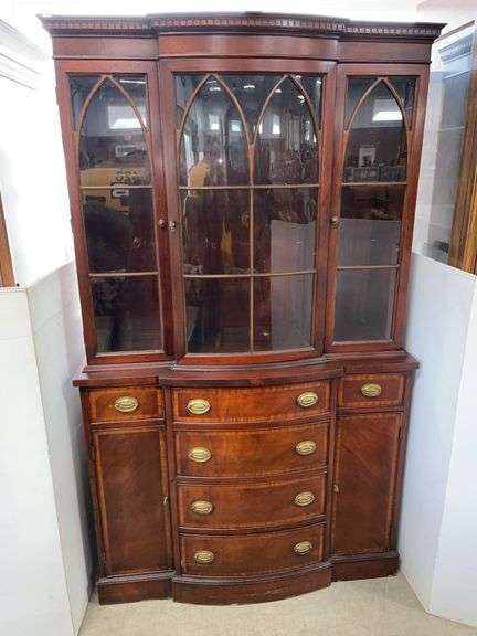 One-Piece Mahogany Display Chest