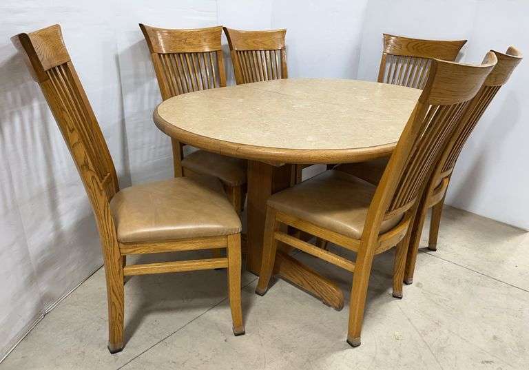 Kitchen table with (6) Chairs and a leaf, leaf- 18"W, table- 58"W x 41"D x 29"H, great