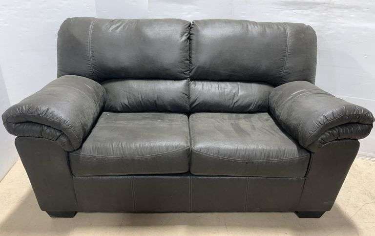 Love Seat, Black, 2-Years Old