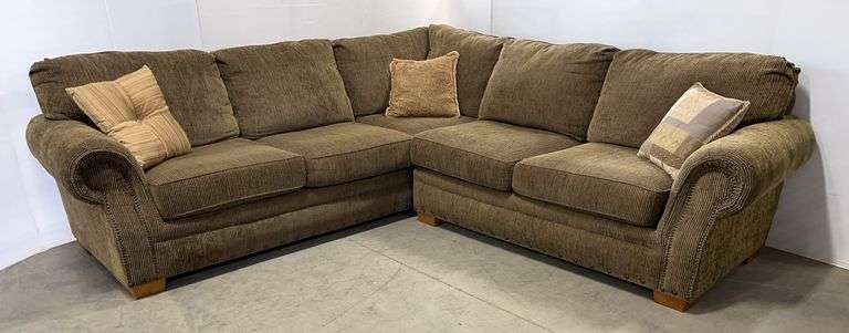 Broyhill 2-Piece Sectional Couch
