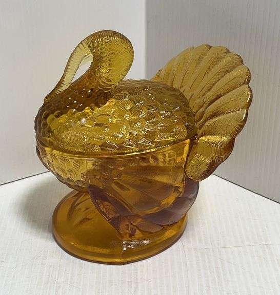 Older amber turkey in a basket, 7"H, excellent, no chips or cracks