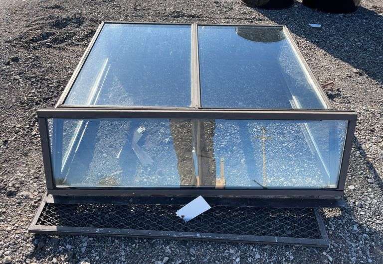 Garden window with screen; (2) Shelves include glass, 48