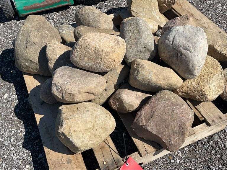 Palleyt Rocks Pallet of Rocks - Albrecht Auction Service