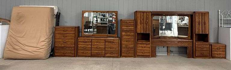 Queen Bedroom Set: Includes (2) Dressers, Vanity Dresser, Side Table, and Queen Bed Frame with Lamp