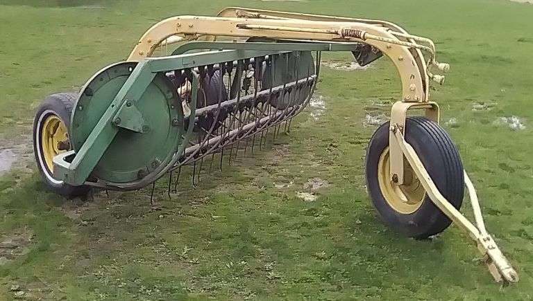 This item Selling ABSOLUTE! ~~~ John Deere 640 Pivot Wheel Rake, Good Condition, Housed in Winters