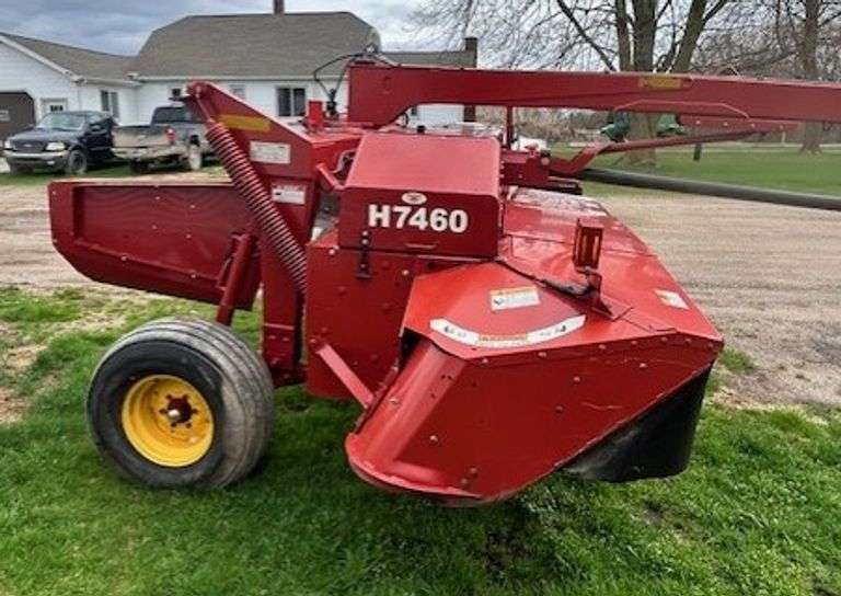 This item Selling ABSOLUTE! ~~~ New Holland 7460 Discbine, 16' Working Width, Very Nice, Low Acres on New Shafts