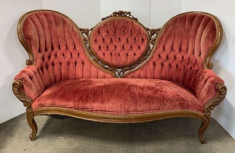Victorian Style Pretty Mauve Fabric Couch: Very Tight Frame