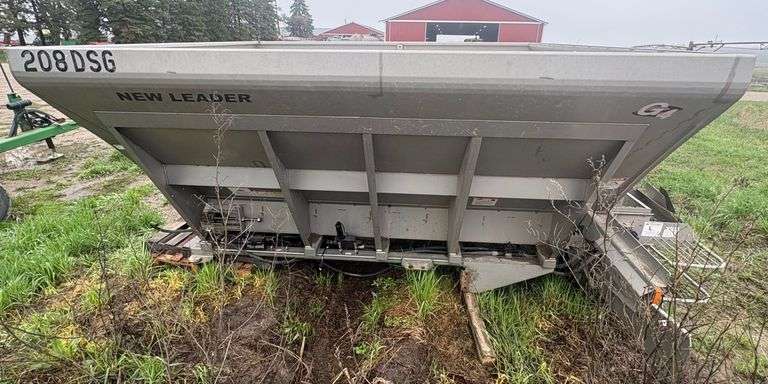 New Leader L3030 G4 Spreader Box, Removed from a John Deere 4930