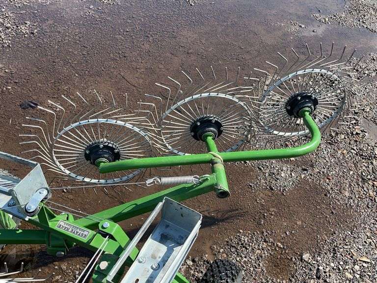 John Deere Estate Rake - Albrecht Auction Service