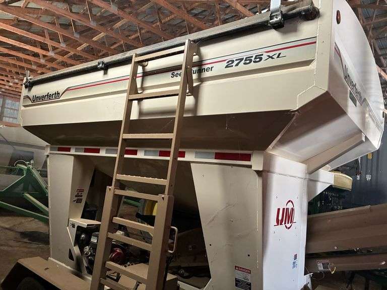 Unverferth 2755XL Seed Tender, Honda Engine, Tarp, Lights, Scales, Remote, Housed
