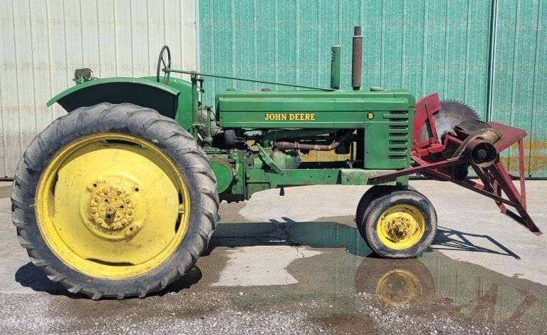 This item Selling ABSOLUTE! ~~~ 1943 John Deere B Tractor, All Tires Hold Air, Engine Turns Over but Does Not Run, Needs Carburetor Work