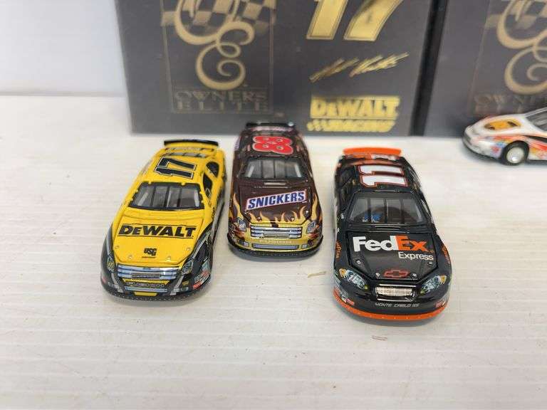 (5) Owners Elite 1:64 Scale Stock Cars: #44 Dale Jarrett, #17 Matt ...