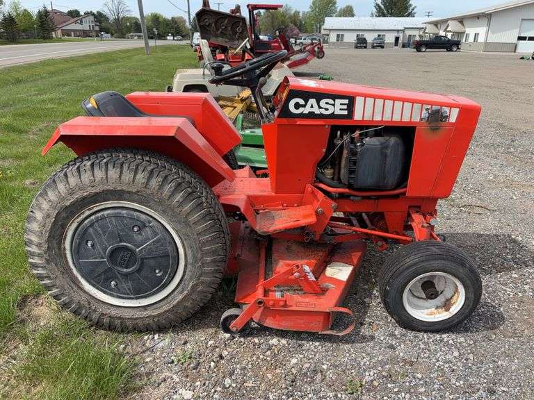 Case Riding Lawn Mower - Albrecht Auction Service