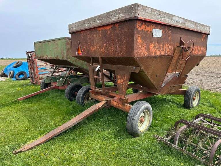 McCurdy Gravity Wagon, 7.60-15 Tires on 6-Bolt Rims, Board Extensions, Approximately 350 Bushel