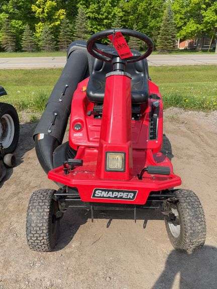 Snapper Rear Engine Riding Mower Bagger Snapper Riding Lawn Mower with Bagger Model RE210, Bagger 7600192, 2017 ...