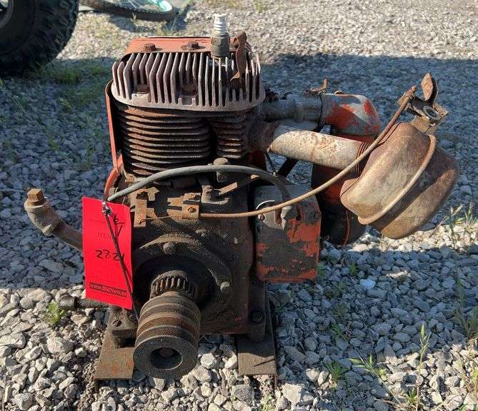 Wisconsin Engine Model X Wisconsin Engine - Albrecht Auction Service
