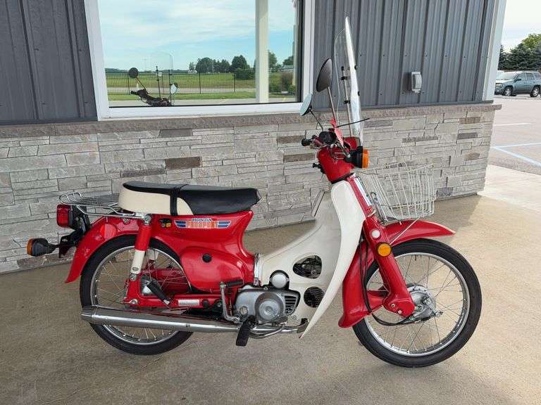 1981 Honda Passport C70 Deluxe Scooter, VIN: JH2DA0109BS107365