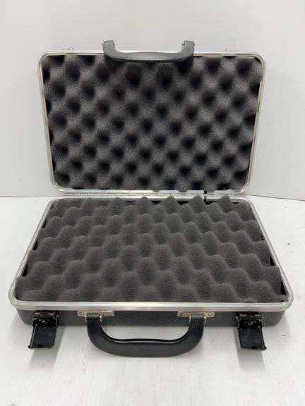 Plano Gun Guard Aluminium Frame 13 1/2"W x 8 1/2"H two pistol hard case w/ keys, TN298