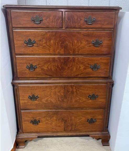 Older 6-Drawer Standing Dresser