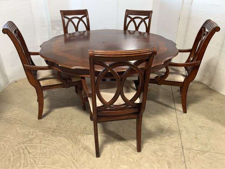 Table and (5) Chairs