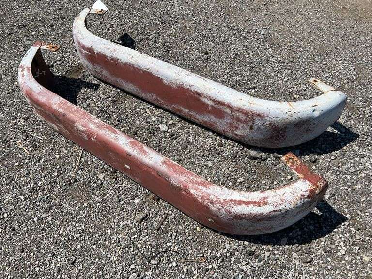 Pair of Steel Dual-Axle Trailer Fenders - Albrecht Auction Service