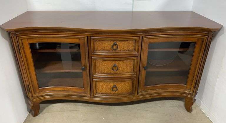 Hooker TV Stand, Windward Collection, Auburn Honey Finish, Model 1125-56480