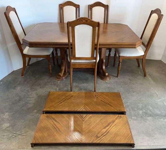 Older Kitchen Table with (5) Chairs and (2) Leaves