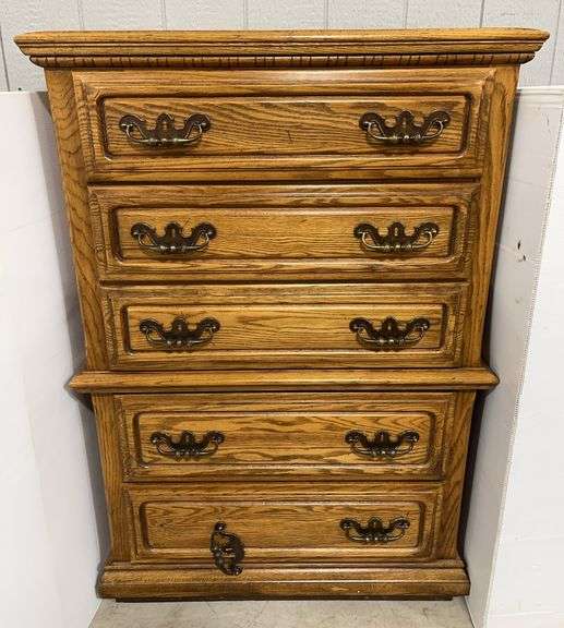 Older LEA 5-Drawer Dresser