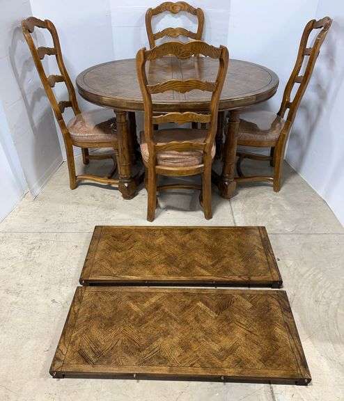 Solid Wooden Dining Table with (2) Leaves and (4) Wooden Chairs