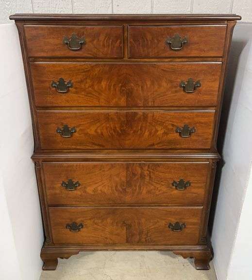 Older 6-Drawer Standing Dresser