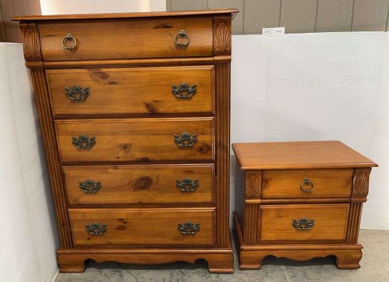 5-Drawer Dresser with Matching Nightstand