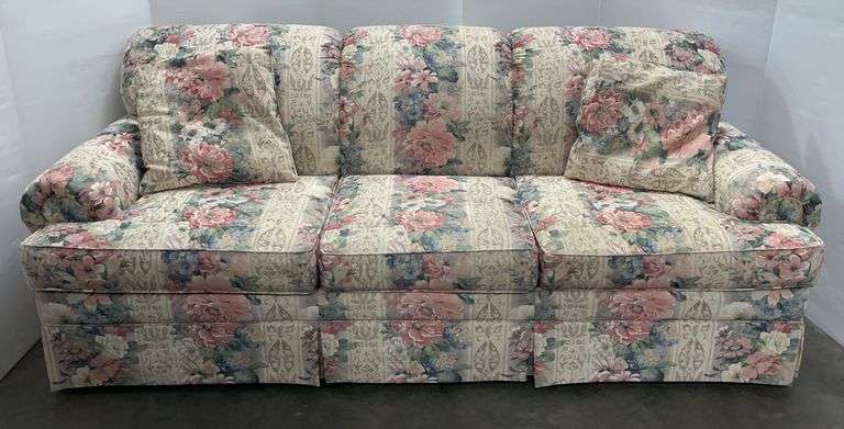 Floral Pull-Out Sofa