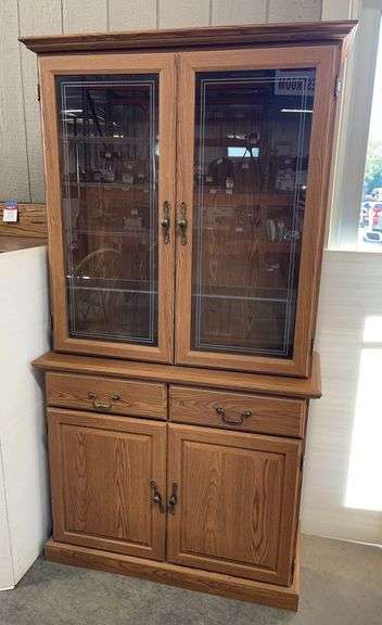 Oakgrain Hutch, Top Has 2-Glass Doors with 2-Glass Shelves, Attaches to Bottom