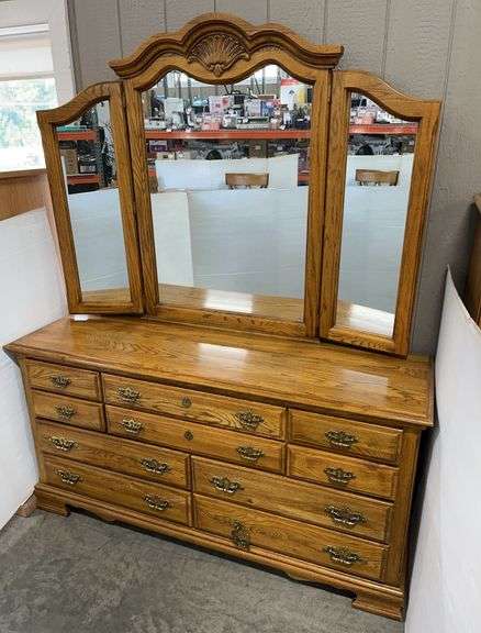 Broyhill Wooden Bedroom Dresser with Mirror