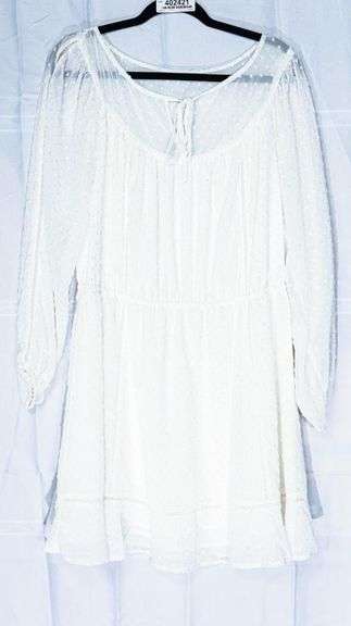 CUPCAKES & CASHMERE White Dress Size Large