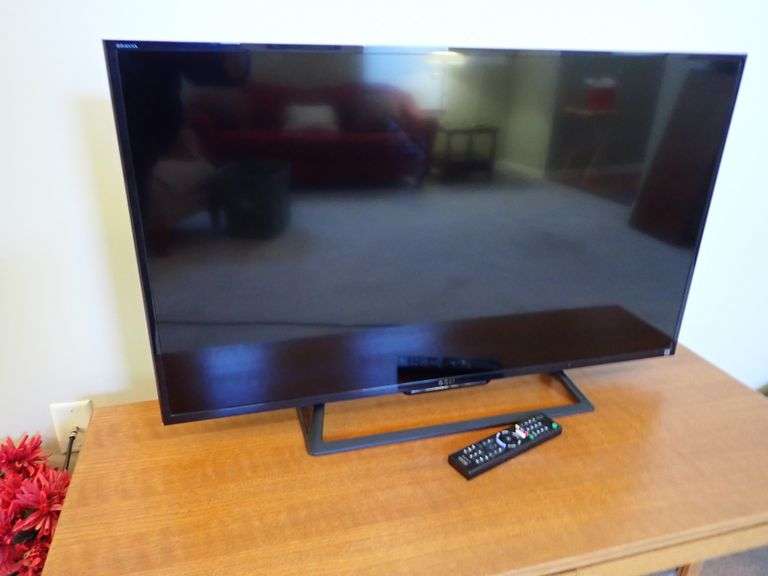 Sony 48" Smart 1080p Motionflow XR 120 LED HDTV kdl-40r510c w/remote